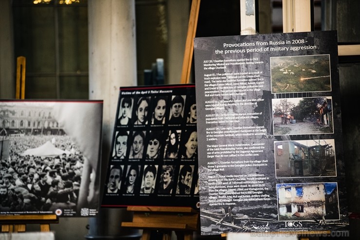 Izstādē apskatāmi fotoattēli, kas vēsta par traģiskajiem 1989. gada 9. aprīļa notikumiem, kad līdzīgi kā Baltijas valstīs Gruzijas iedzīvotāji pulcējā 261542
