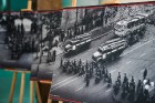 Izstādē apskatāmi fotoattēli, kas vēsta par traģiskajiem 1989. gada 9. aprīļa notikumiem, kad līdzīgi kā Baltijas valstīs Gruzijas iedzīvotāji pulcējā 2
