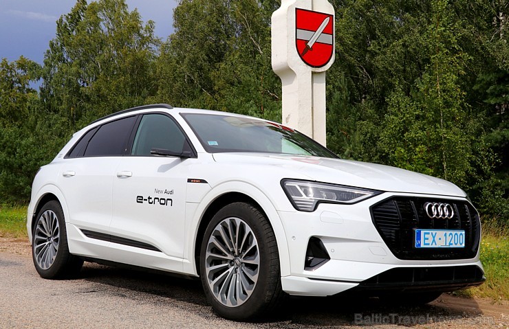 Travelnews.lv apceļo Zemgali un Vidzemi ar jauno un elektrisko «Audi e-tron» 261613