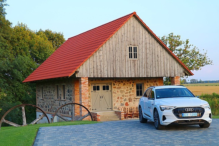 Travelnews.lv apceļo Zemgali un Vidzemi ar jauno un elektrisko «Audi e-tron» 261637