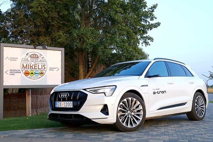 Travelnews.lv apceļo Zemgali un Vidzemi ar jauno un elektrisko «Audi e-tron» 261638