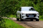 Travelnews.lv apceļo Zemgali un Vidzemi ar jauno un elektrisko «Audi e-tron» 44