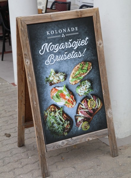 Travelnews.lv izbauda parka restorāna «Kolonāde» vakariņas Rīgas centrā