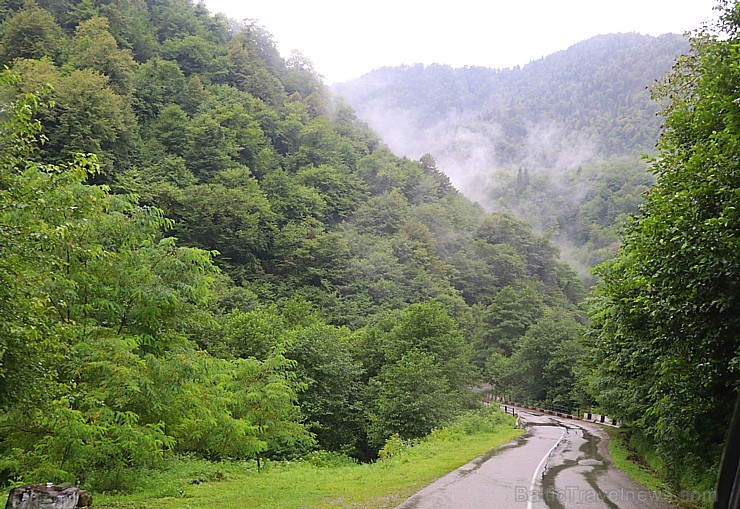 Travelnews.lv izbrauc Gruzijas autostrādes, kalnu asfalta ceļus un vēro dažādos žogu vārtus 262169