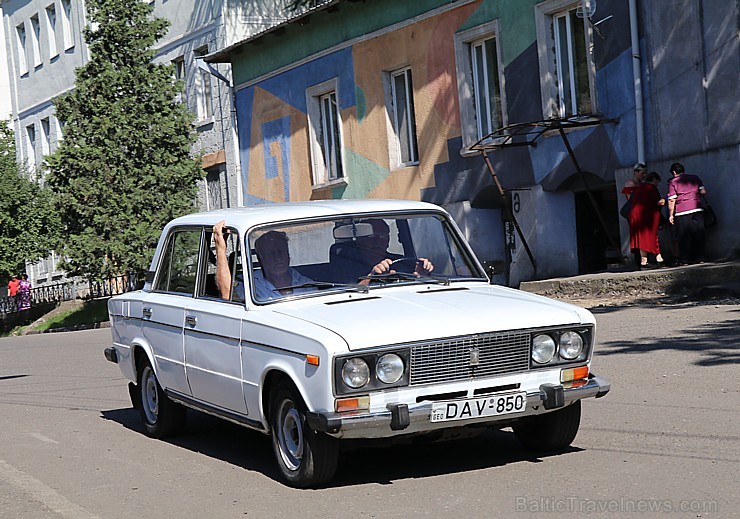 Travelnews.lv izbrauc Gruzijas autostrādes, kalnu asfalta ceļus un vēro dažādos žogu vārtus