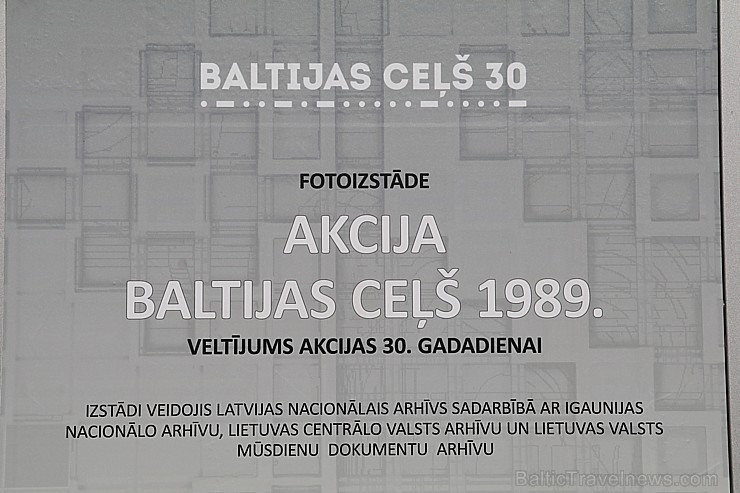 Par godu Baltijas ceļa 30. gadadienai Rīgā piestāj vēsturiski spēkrati 262447