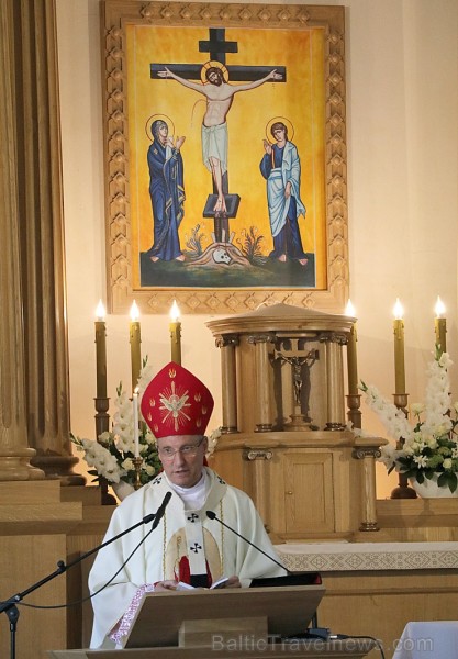 Ikšķiles Svētā Meinarda Romas katoļu draudzes dievnams organizē svinīgu Iestiprināšanas sakramenta ceremoniju 262505