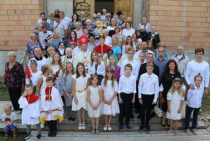Ikšķiles Svētā Meinarda Romas katoļu draudzes dievnams organizē svinīgu Iestiprināšanas sakramenta ceremoniju 262513