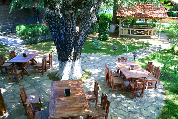 Travelnews.lv izbauda garšīgas un bagātīgas pusdienas restorānā «Chveni Ezo», kas atrodas uz ziemeļiem no Tbilisi 262570