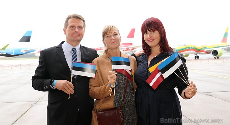 «airBaltic» godina ar 3 īpašām lidmašīnām Baltijas ceļa 30. gadadienu 262805