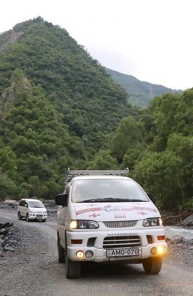 Travelnews.lv ar 4x4 mikroautobusu dodas Kaukāza kalnu maršrutā Datvijvari - Kistani - Khevsureti. Atbalsta: Georgia.Travel 262903