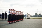 Lidostā Rīga vairāk nekā 100 dejotāju uz lidostas skrejceļa izdejoja vienu no cēlākajām latviešu nacionālajām dejām – Gatves deju 9