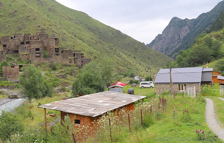 Travelnews.lv izbauda viesu nama «Jujuna’s guesthouse» viesmīlību Šatili ciemā. Atbalsta: Georgia.Travel 263070