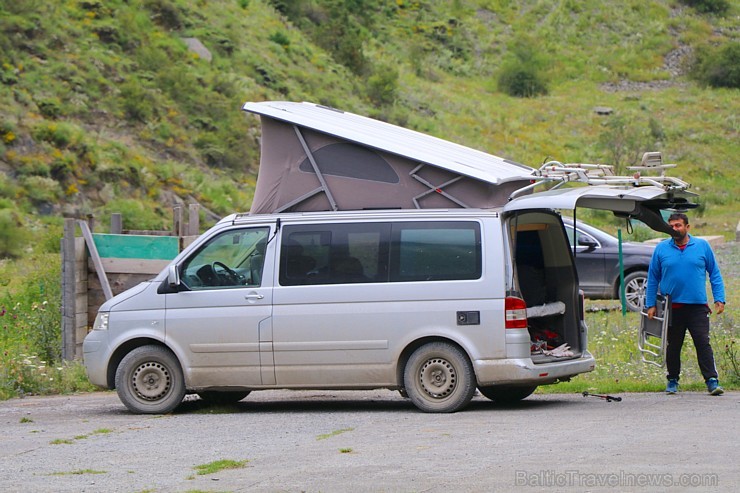 Ar 4x4 mikroautobusu izbraucam maršrutu Šatili - Mutso Kaukāza kalnos. Atbalsta: Georgia.Travel 263618