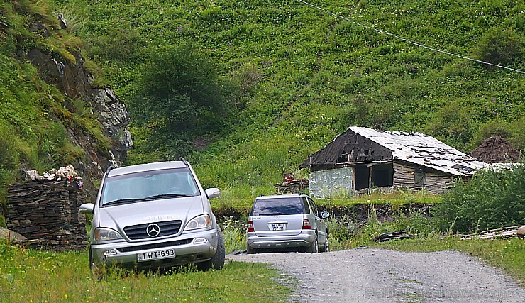 Ar 4x4 mikroautobusu izbraucam maršrutu Šatili - Mutso Kaukāza kalnos. Atbalsta: Georgia.Travel 263630