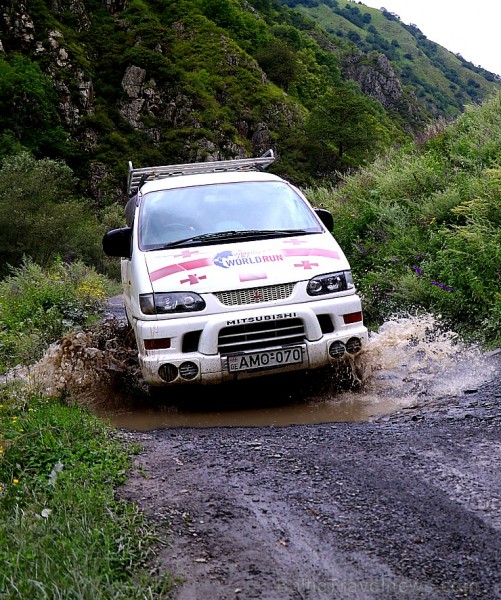 Ar 4x4 mikroautobusu izbraucam maršrutu Šatili - Mutso Kaukāza kalnos. Atbalsta: Georgia.Travel 263656