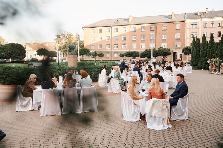 Viesnīcas Park Hotel Latgola restorāna PLAZA komanda 22.08.2019 rīkoja ekskluzīvas vakariņas neparastā vietā - Daugavpils Universitātes skvērā 263713