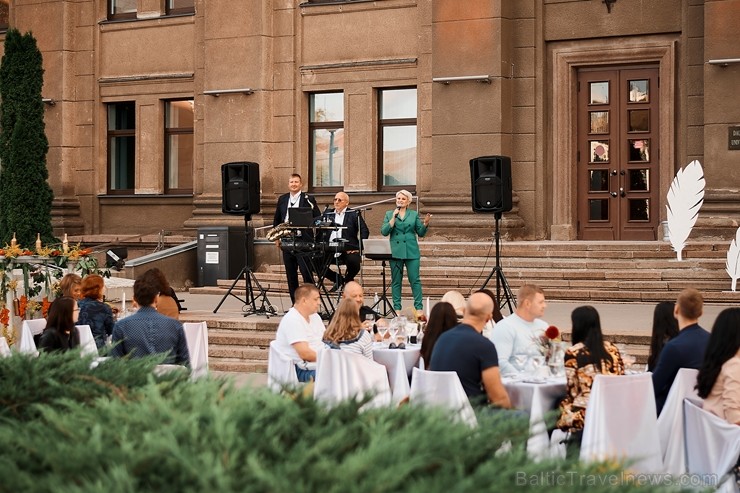 Viesnīcas Park Hotel Latgola restorāna PLAZA komanda 22.08.2019 rīkoja ekskluzīvas vakariņas neparastā vietā - Daugavpils Universitātes skvērā 263717