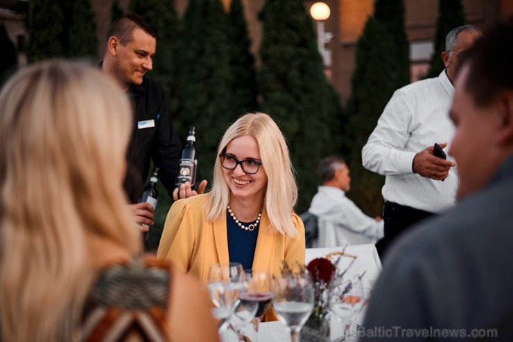 Viesnīcas Park Hotel Latgola restorāna PLAZA komanda 22.08.2019 rīkoja ekskluzīvas vakariņas neparastā vietā - Daugavpils Universitātes skvērā 263738