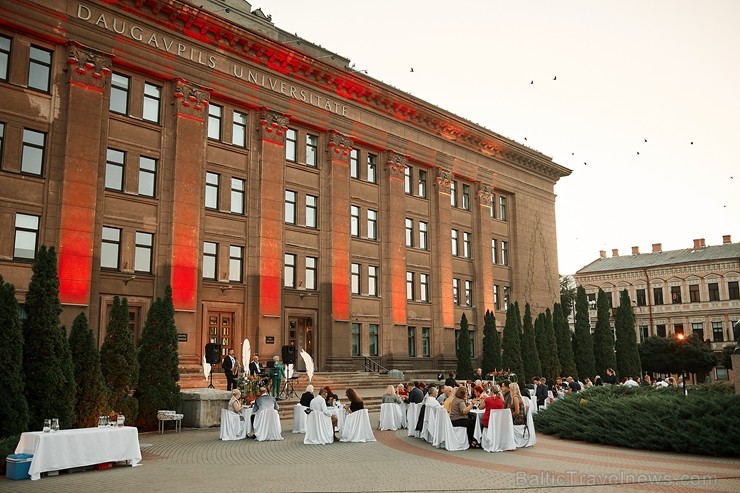 Viesnīcas Park Hotel Latgola restorāna PLAZA komanda 22.08.2019 rīkoja ekskluzīvas vakariņas neparastā vietā - Daugavpils Universitātes skvērā 263741