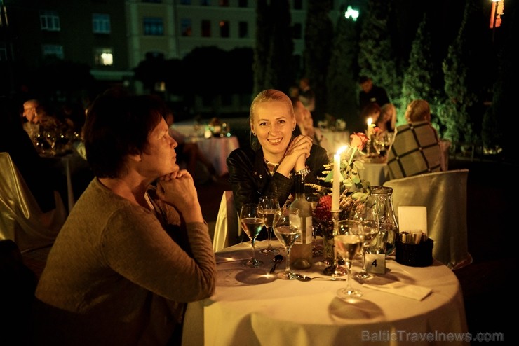 Viesnīcas Park Hotel Latgola restorāna PLAZA komanda 22.08.2019 rīkoja ekskluzīvas vakariņas neparastā vietā - Daugavpils Universitātes skvērā 263750