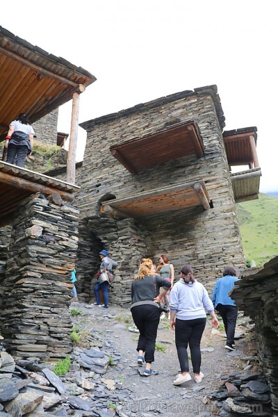 Travelnews.lv apmeklē Mutso ciemu Kaukāza kalnos un iepazīst viduslaiku cietoksni.  Atbalsta: Georgia.Travel 264033