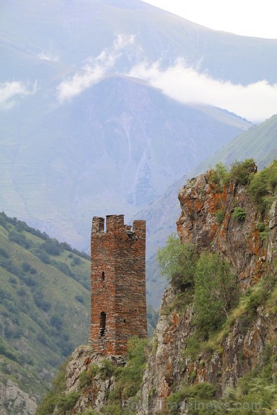 Travelnews.lv apmeklē Mutso ciemu Kaukāza kalnos un iepazīst viduslaiku cietoksni.  Atbalsta: Georgia.Travel 264038