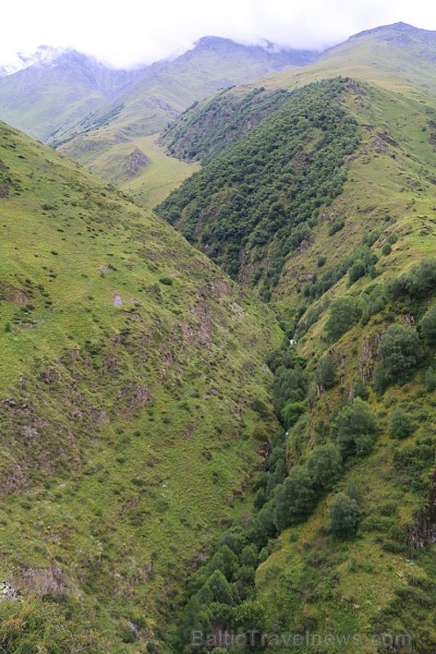 Travelnews.lv apmeklē Mutso ciemu Kaukāza kalnos un iepazīst viduslaiku cietoksni.  Atbalsta: Georgia.Travel 264080