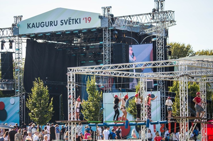 Visas sestdienas garumā Kauguros skanēja muzikāli priekšnesumi un norisinājās daudzveidīgas radošas un sportiskas aktivitātes 264225