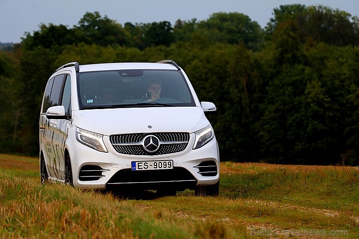 Travelnews.lv apceļo Latviju ar jauno biznesa klases mikroautobusu «Mercedes-Benz V-Klase» 265066