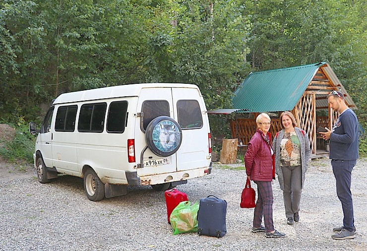 Travelnews.lv divas naktis nakšņo vienkāršā, bet viesmīlīgā Dombaja viesnīcā «Elbrus». Atbalsta: Magtur 266363