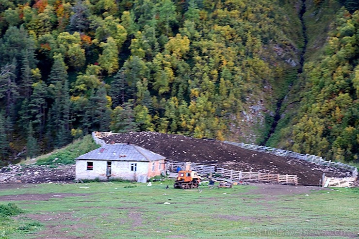 Travelnews.lv ar apvidus spēkratu «UAZ» dodas Kaukāza kalnu bezceļos. Atbalsta: Magtur 266664