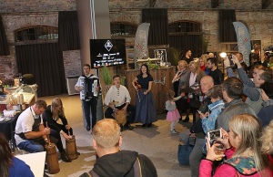 Latvijas zemnieku «Novada Garšas svētki» priecē rīdziniekus kultūras un izklaides centrā «Hanzas perons» 8