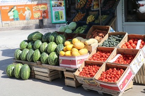 Karačaja-Čerkesijas republikā ēdienā tiek akcentēts garšīgs šašliks, bet augļus un dārzeņus ieved galvenokārt no citurienes. Atbalsta: Magtur 18