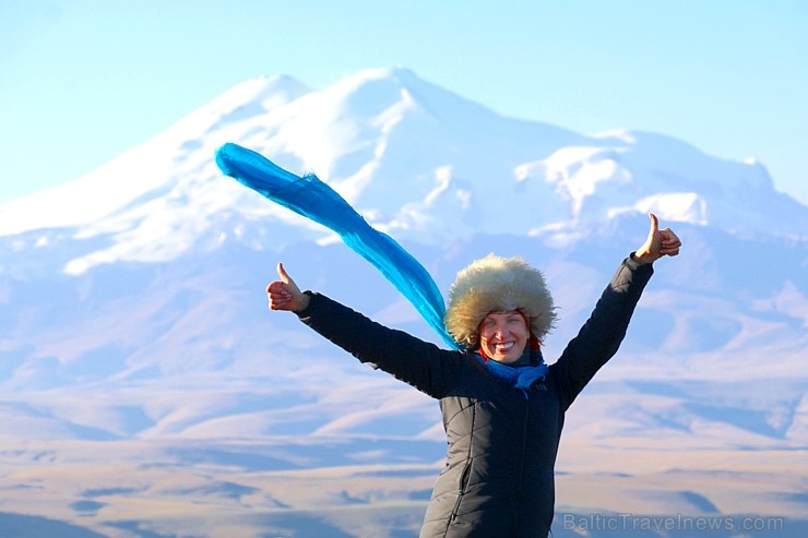 Travelnews.lv rīta agrumā apjūsmo Eiropas augstāko virsotni Elbruss. Atbalsta: Magtur 267211