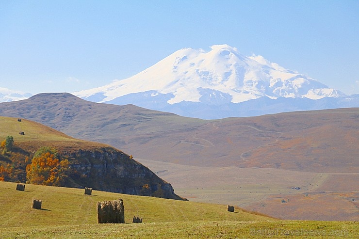 Travelnews.lv rīta agrumā apjūsmo Eiropas augstāko virsotni Elbruss. Atbalsta: Magtur 267261
