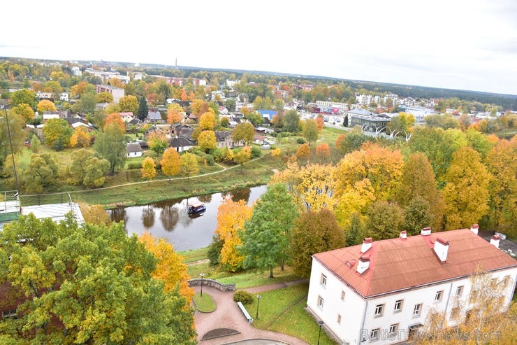 Ceļotājus Valmierā sagaida krāšņs rudens, kas ik dienu arvien vairāk rotā pilsētu 267554