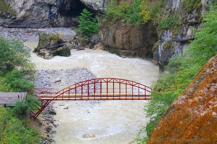 Travelnews.lv apmeklē tūristu iecienīto Čegemas ūdenskritumus Kabarda-Balkārija republikā. Atbalsta: Magtur 268170