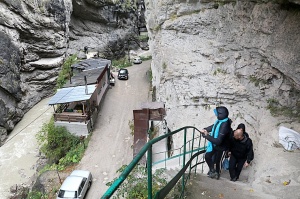 Travelnews.lv apmeklē tūristu iecienīto Čegemas ūdenskritumus Kabarda-Balkārija republikā. Atbalsta: Magtur 26