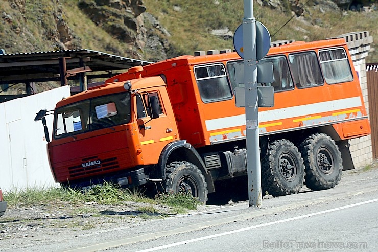 Travelnews.lv ceļo ar auto no Terskola Elbrusa piekājē uz Miņeraļnije Vodi. Atbalsta: Magtur 268228
