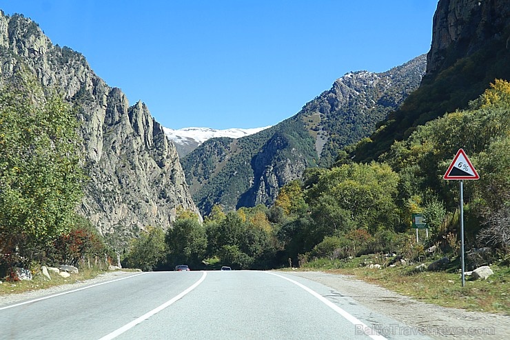 Travelnews.lv ceļo ar auto no Terskola Elbrusa piekājē uz Miņeraļnije Vodi. Atbalsta: Magtur 268243