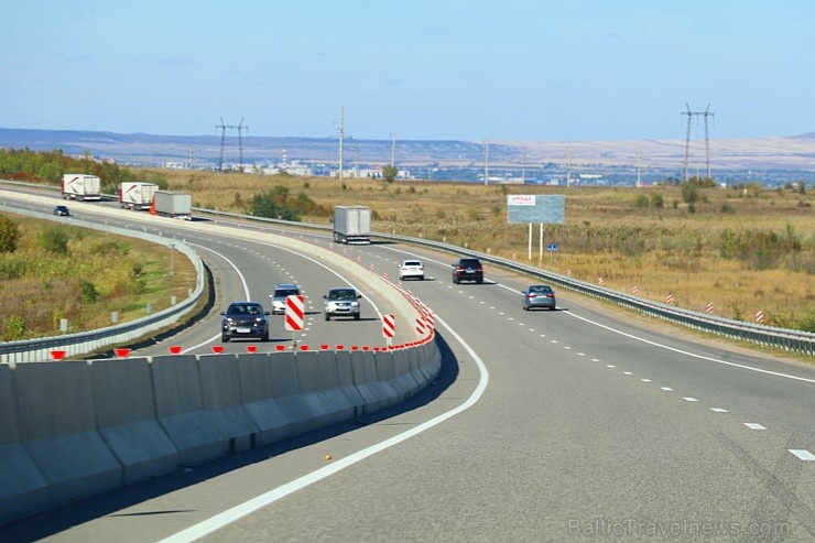 Travelnews.lv ceļo ar auto no Terskola Elbrusa piekājē uz Miņeraļnije Vodi. Atbalsta: Magtur 268287