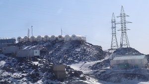 Travelnews.lv ar gaisa trošu vagoniņu uzbrauc sniegotajā Elbrusā līdz 3847 metriem. Atbalsta: Magtur 11