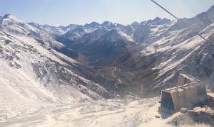 Travelnews.lv ar gaisa trošu vagoniņu uzbrauc sniegotajā Elbrusā līdz 3847 metriem. Atbalsta: Magtur 30