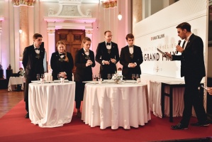 Rīgā norisinājās Baltijas labāko vīnziņu konkurss Vana Tallinn Grand Prix 2019, kurā par labākā vīnziņa un labākā jaunā vīnziņa titulu cīnījās pretend 18