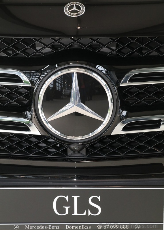 «Domenikss» medijiem prezentē jaunās paaudzes «Mercedes Benz GLS» apvidus automobili 269146