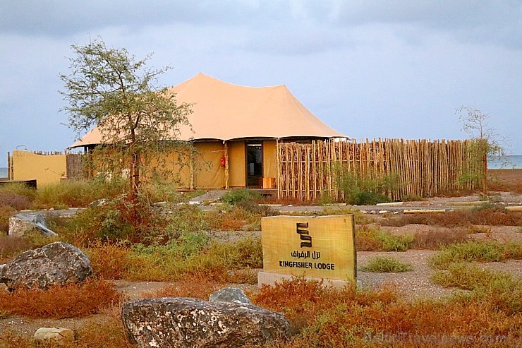 Travelnews.lv ar nakšņojumu iepazīst burvīgu vietu uz salas «Kingfisher Lodge». Atbalsta: VisitSharjah.com un Novatours.lv 269900