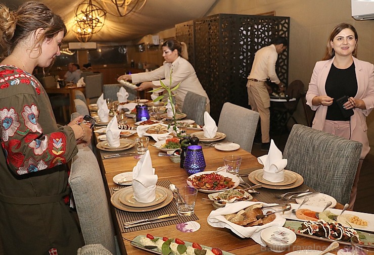 Travelnews.lv izbauda 5 zvaigžņu viesnīcas «Kingfisher Lodge» vakariņas un brokastis. Atbalsta: VisitSharjah.com un Novatours.lv 270069