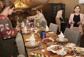 Travelnews.lv izbauda 5 zvaigžņu viesnīcas «Kingfisher Lodge» vakariņas un brokastis. Atbalsta: VisitSharjah.com un Novatours.lv 3