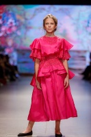 31. Rīgas modes nedēļas programma ietvērai labāko Latvijas modes mākslinieku un ārvalstu dizaineru 2020. gada pavasara-vasaras sezonas kolekciju skate 42